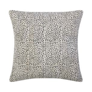 Cushion Goat suede dots sand 45x45cm (Capra Aegagrus Hircus)